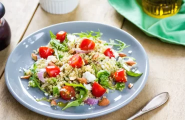 quinoa salat mit feta und tomaten schnelle grillsalate rezepte