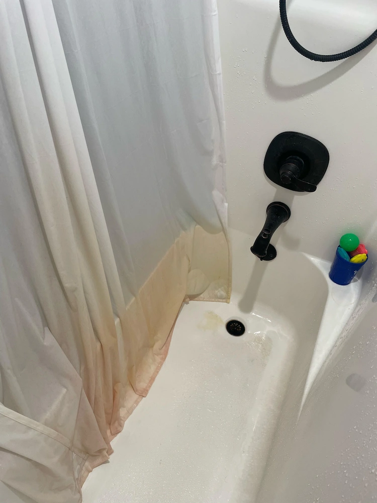vergilbte duschvorhänge reinigen per hand oder in der waschmaschine