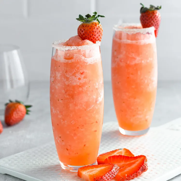 erdbeer prosecco slushie rezept frozen cocktails mit erdbeeren
