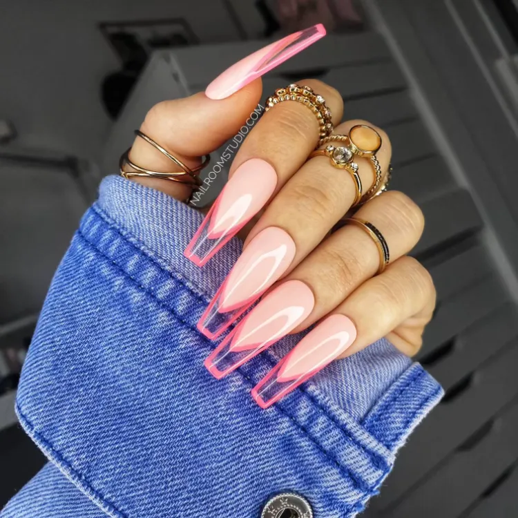 gelly nails trend pastellrosa nagellackfarben sommernägel 2023
