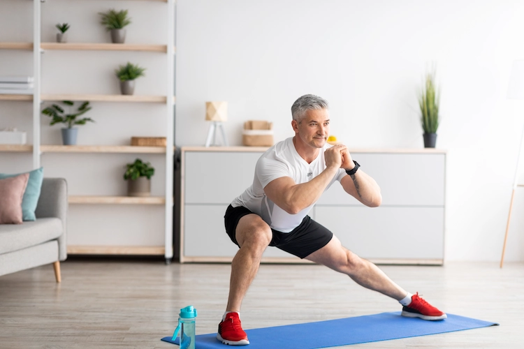 gesund und fit ab 60 bleiben und mit eigengewicht zu hause trainieren