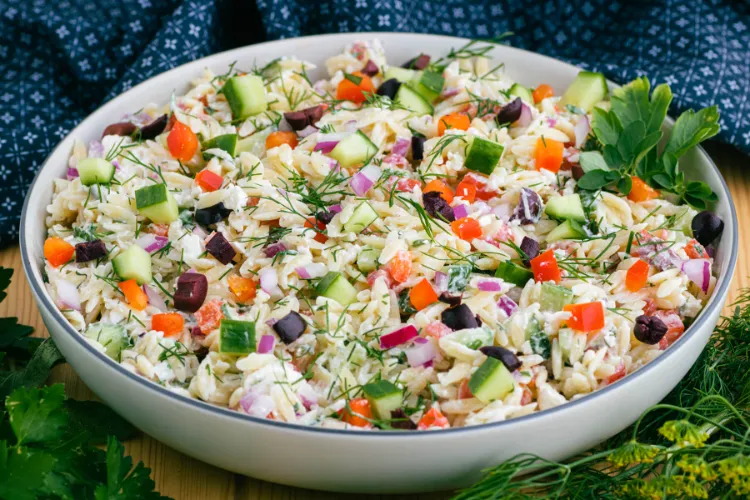 kritharaki salat mit feta griechische salate rezepte leichtes mittagessen sommer