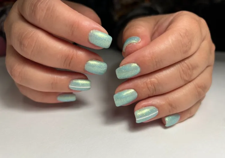 metallic nails nageltrend sommer 2023 quadratische nägel formen tipps