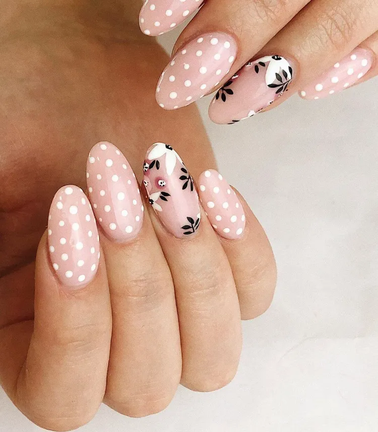polka dots nageldesign bilder baby pink nails nageltrend sommer 2023