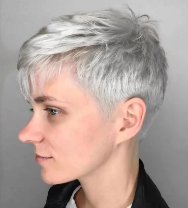 Frecher Choppy Pixie liegt im Trend