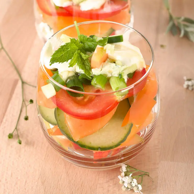 Kalte Vorspeise im Glas für Partys selber machen mit Gemüse und Honigmelone