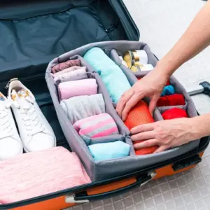 koffer packen für den urlaub platzsparende tipps und tricks, die nicht jeder kennt