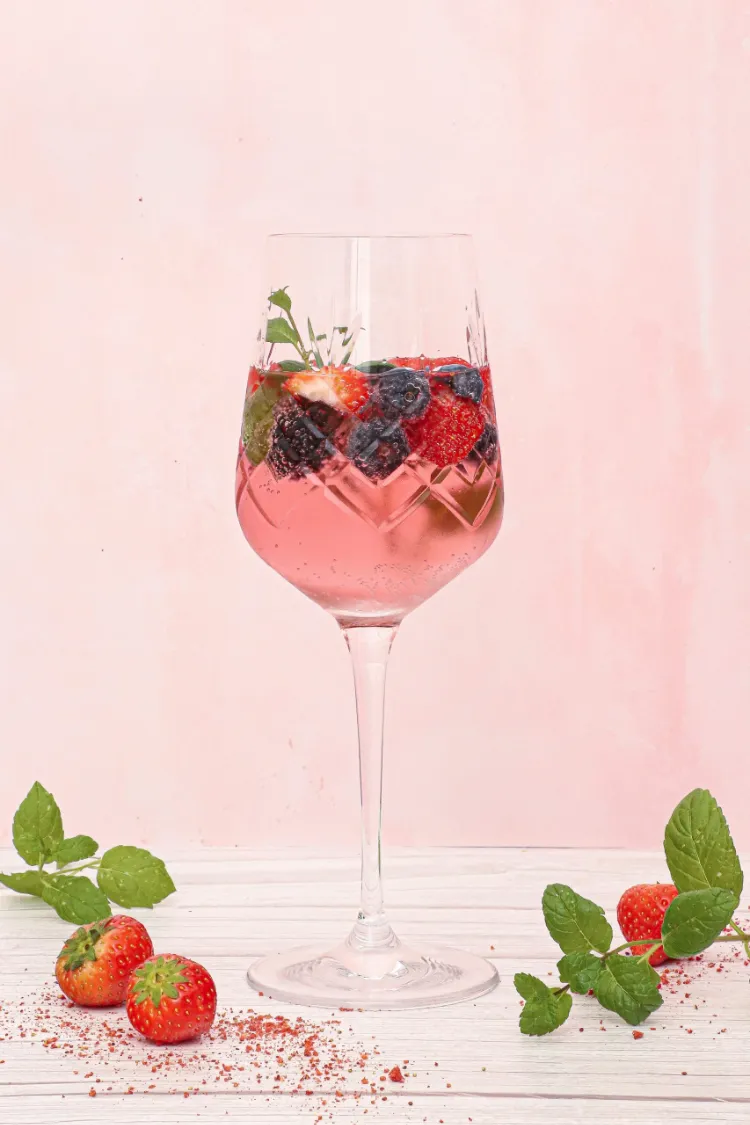 lillet wild berry rezept sommer cocktails mit lillet blanc