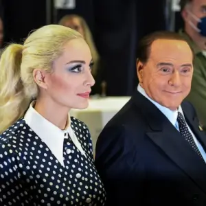 marta fascina soll nach dem tod von silvio berlusconi von luxusvilla in arcore weg