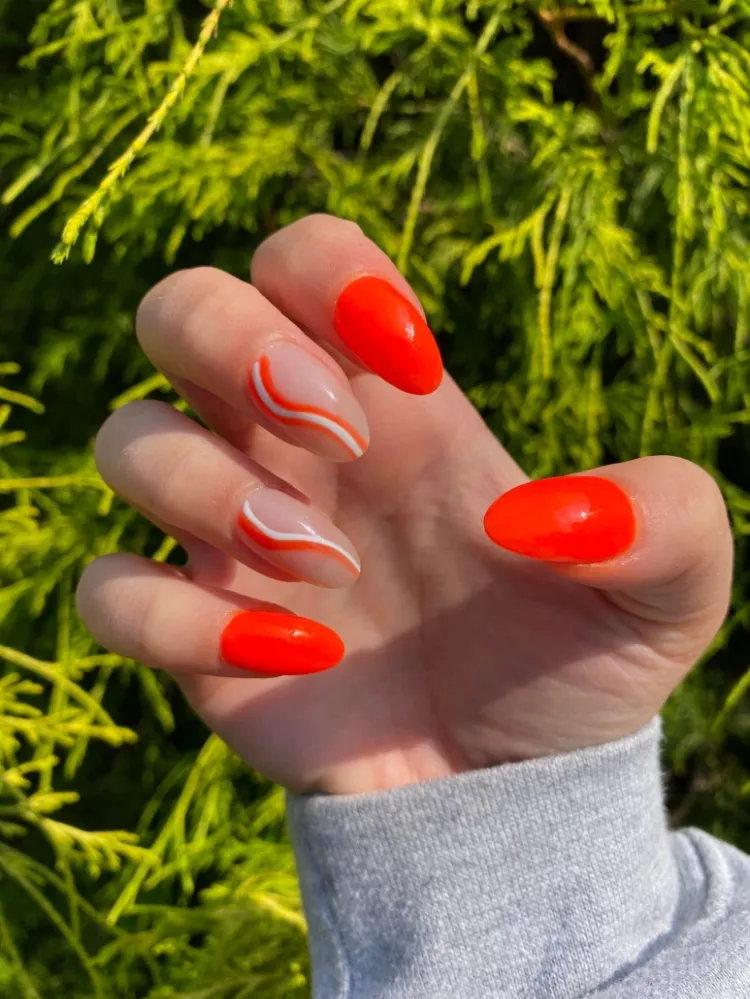 nagelfarbe für sommer 2023 aperol spritz nails trend