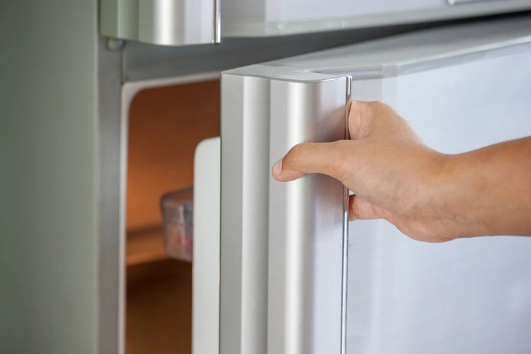 Öffnen und Schließen der Kühlschranktüren minimieren