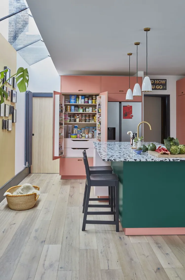 trendfarben inneneinrichtung 2023 küche pink hochglanz