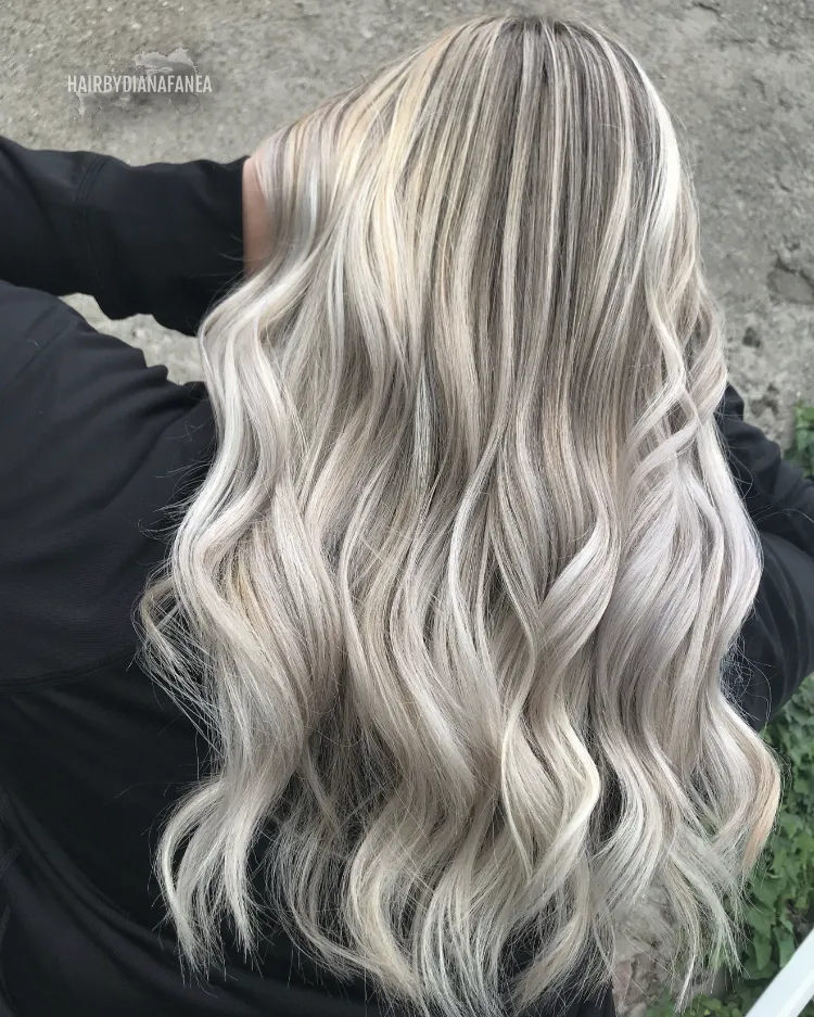 weiße haare mit strähnchen aufpeppen graues haar mit balayage färben