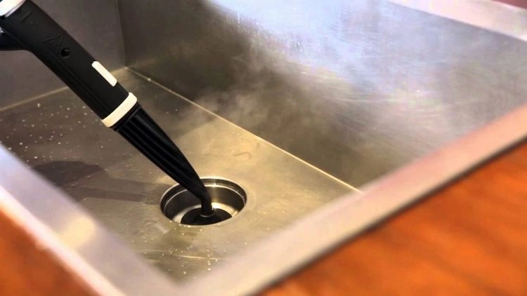 Wie den Abfluss ohne Chemie reinigen mit dem Dampfreiniger