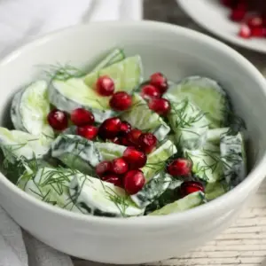 Bestes Dressing für Gurkensalat mit Schmand leichte Beilagen Sommer