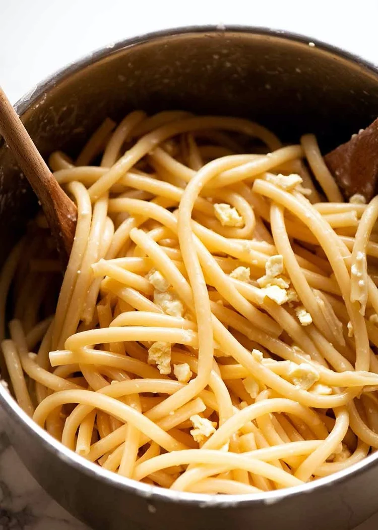 Die Bucatini Nudeln für Pastizio Rezept zubereiten