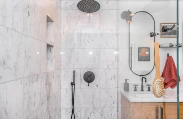 Dusche mit Weichspüler reinigen - Mit diesem Trick wird sie fleckenfrei und duftend