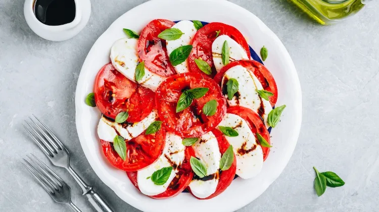 italienischer tomatensalat mit mozzarella caprese salat originalrezept