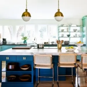küche farbenfroh gestalten und durch neuen farbstrich in blau und grün unansehnliche alte schränke aufpeppen