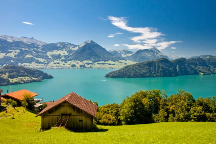 Luzerner See in der Schweiz Aktivitäten Sommerurlaub mit dem Auto 2023