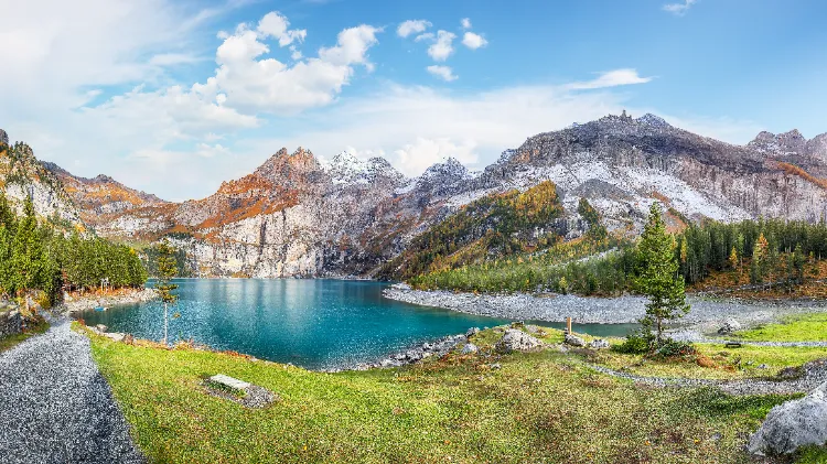 Oeschinensee Urlaub die schönsten Seen in der Schweiz