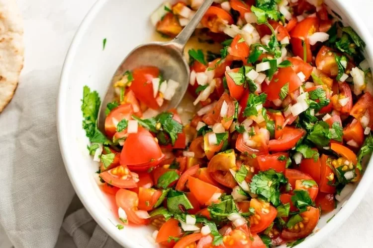 Tomatensalat mit Zwiebeln Klassiker aus Omas Zeiten