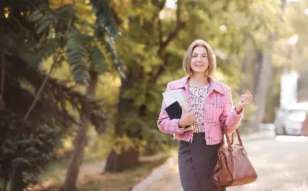 welche farben lassen frauen älter wirken outfit tipps frauen ab 50