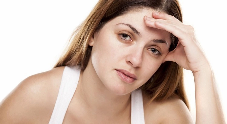 Wie kann man müde Augen ab 40 mit Make-up kaschieren?