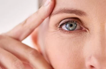 Wie man ab 40 müde Augen schminken soll