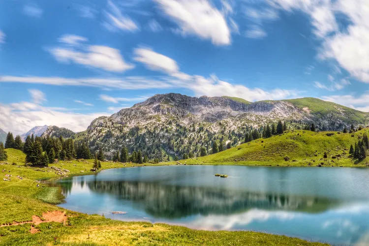 Wochenendausflug im Sommer die schönsten Seen in der Schweiz Baden