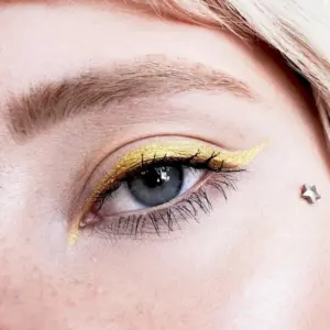 Bunte Eyeliner - Welche Farbe soll man wählen?