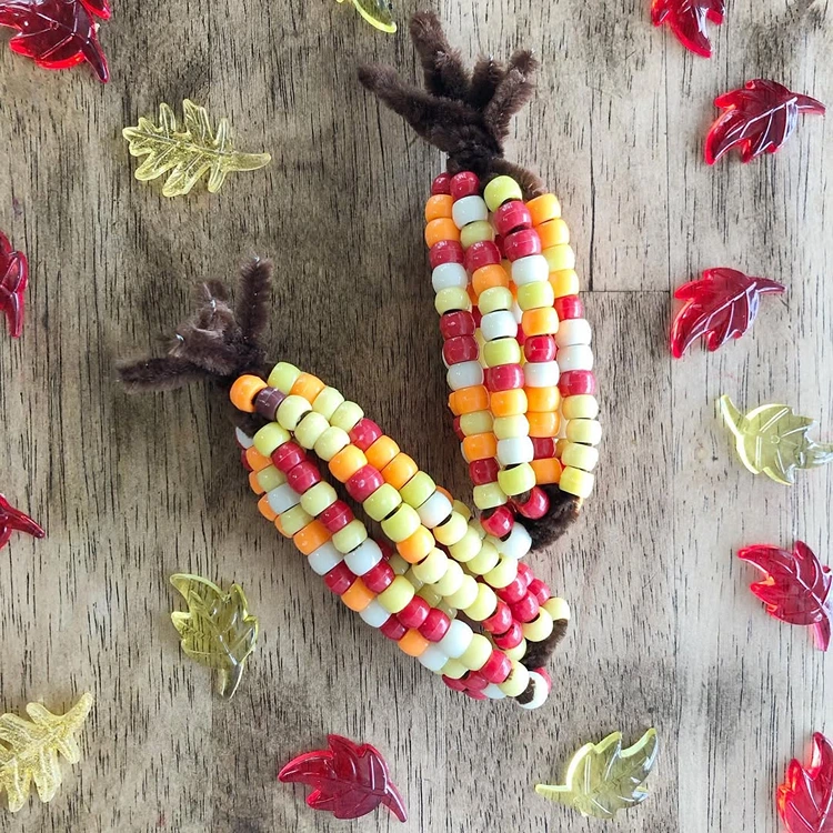 Bunten Mais mit den Kindern im Herbst selber machen