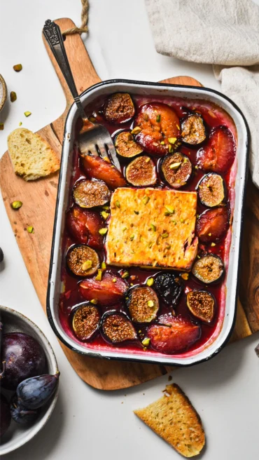 gebratener feta mit pflaumen und feigen