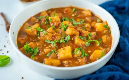 Gulaschsuppe mit Kartoffeln nach authentischem österreichischen Rezept