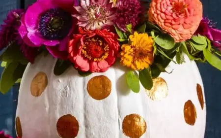 Kürbisse mit Blumen verzieren