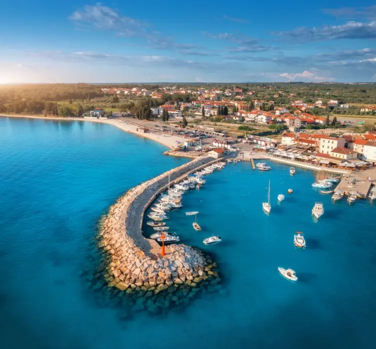 Küstenstadt Fažana in Kroatien als Alternative zu Dubrovnik