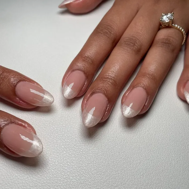 pearl french nails nageltrend nagellackfarben trends herbst 2023