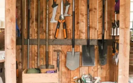 praktisch und einfach einen lagerschuppen auf rädern mit holzbrettern erstellen