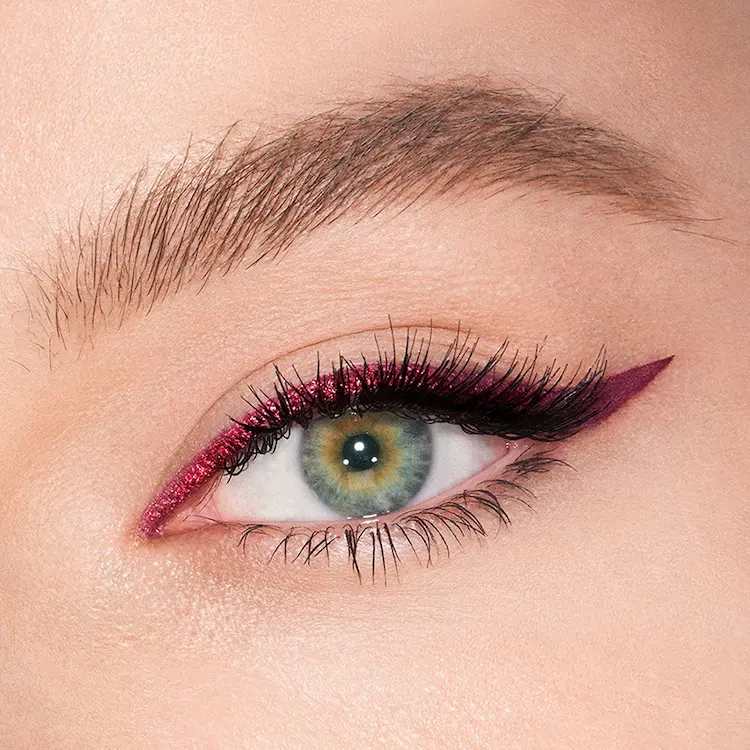 Rosafarbene Eyeliner für grüne Augen verwenden