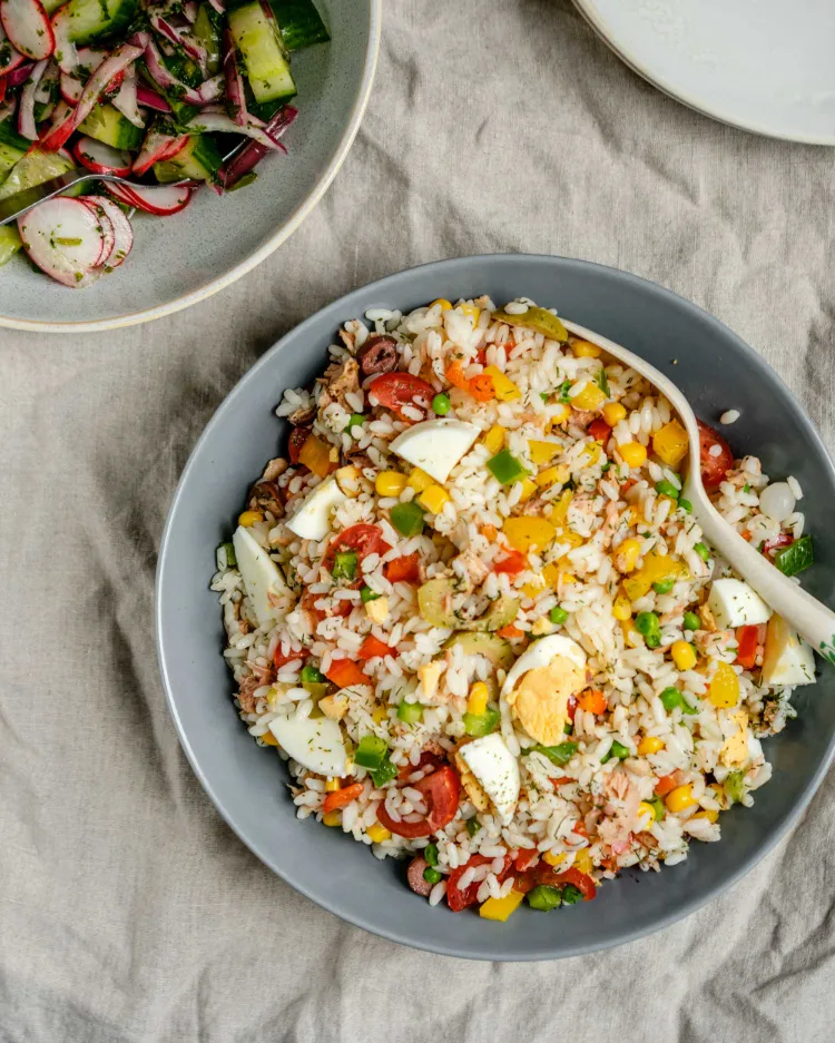 sommerlicher reissalat mit thunfisch und eiern leichte salate zum abnehmen