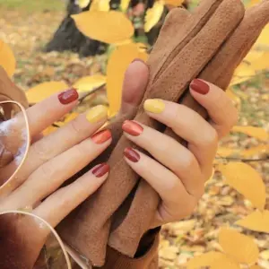 Welche Nagellackfarbe für den Herbst?