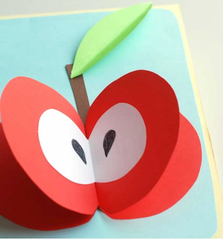 Wie kann man einen Apfel aus Papier basteln?