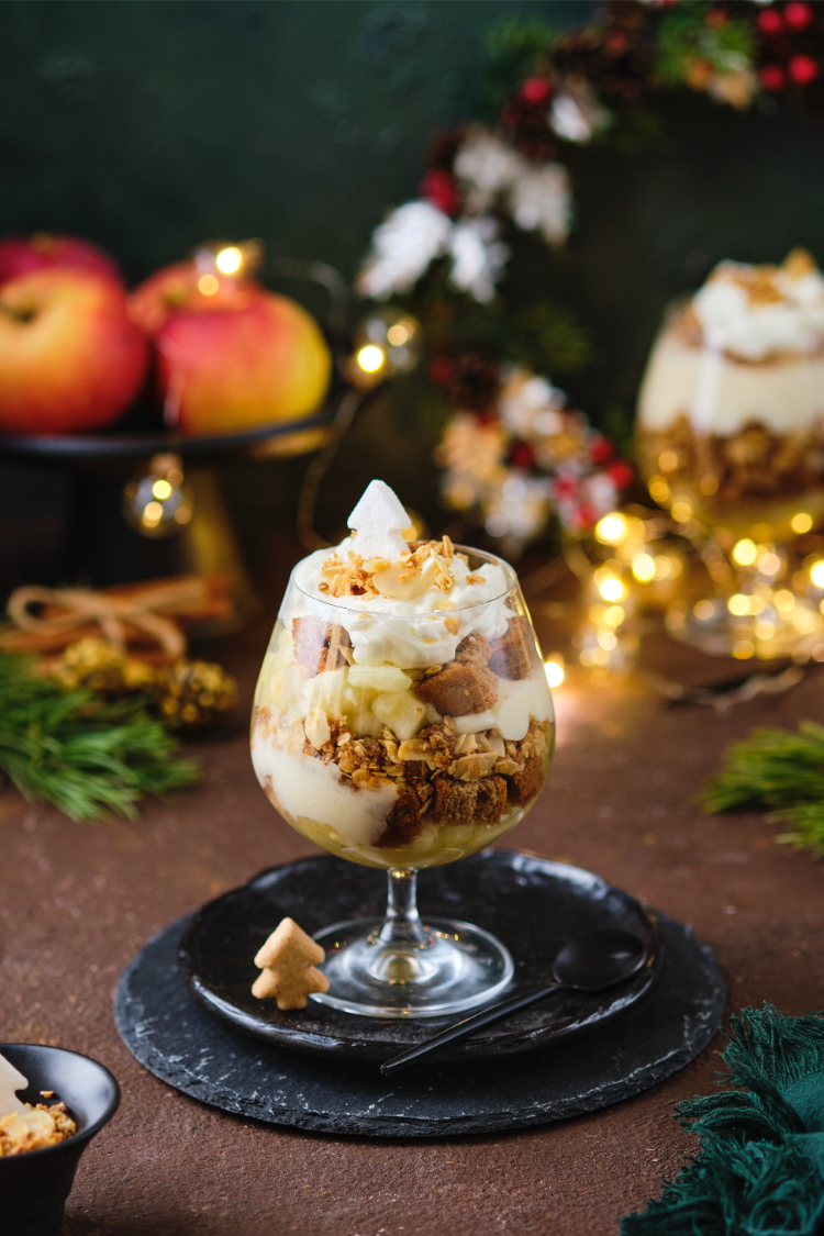 apfel crumble dessert im glas zu weihnachten