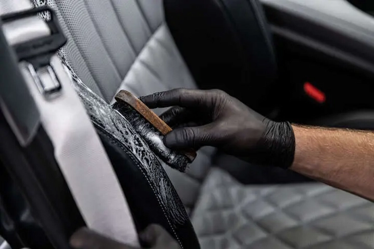 autositze mit backpulver reinigen und rauchgeruch aus auto entfernen hausmittel als wirksam und günstig