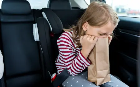 bei kleinkindern als mitfahrer erbrochenes im auto entfernen müssen