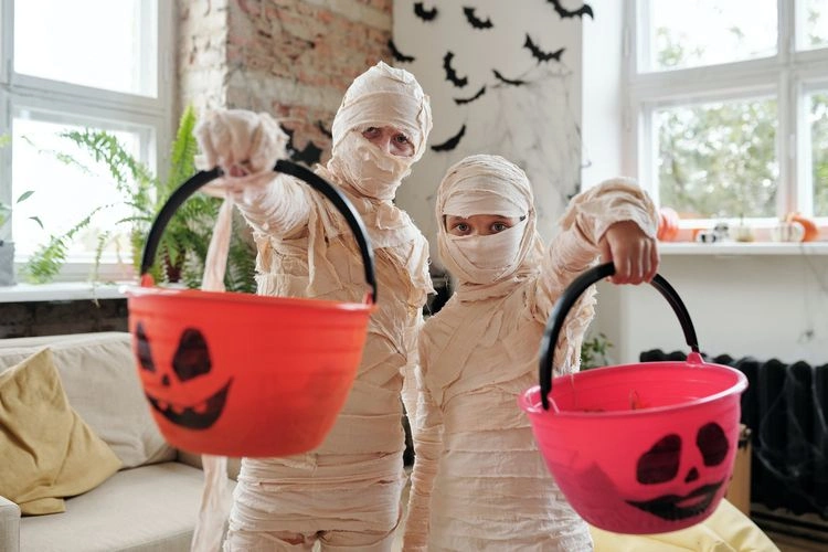 diy kostüme für halloween lustige mumie