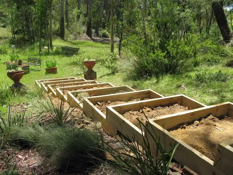 erschwingliches Wochenendprojekt für Garten mit Hanglage mit Außentreppe aus Holz realisieren