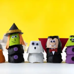 Herbstdeko mit Eikartons lustige Figuren mit Kindern basteln