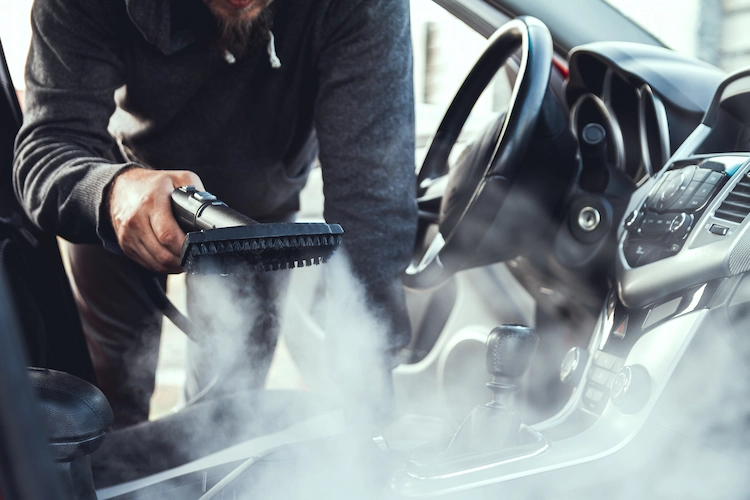 in autowaschanlage beim rauchgeruch aus auto entfernen ozon verwenden