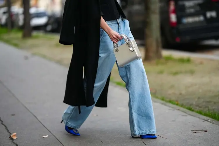 Jeans Trend 2023 - Puddle Pants im Herbst tragen